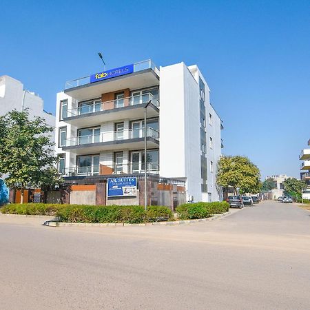 Fabhotel Ar Suites 古尔冈 外观 照片