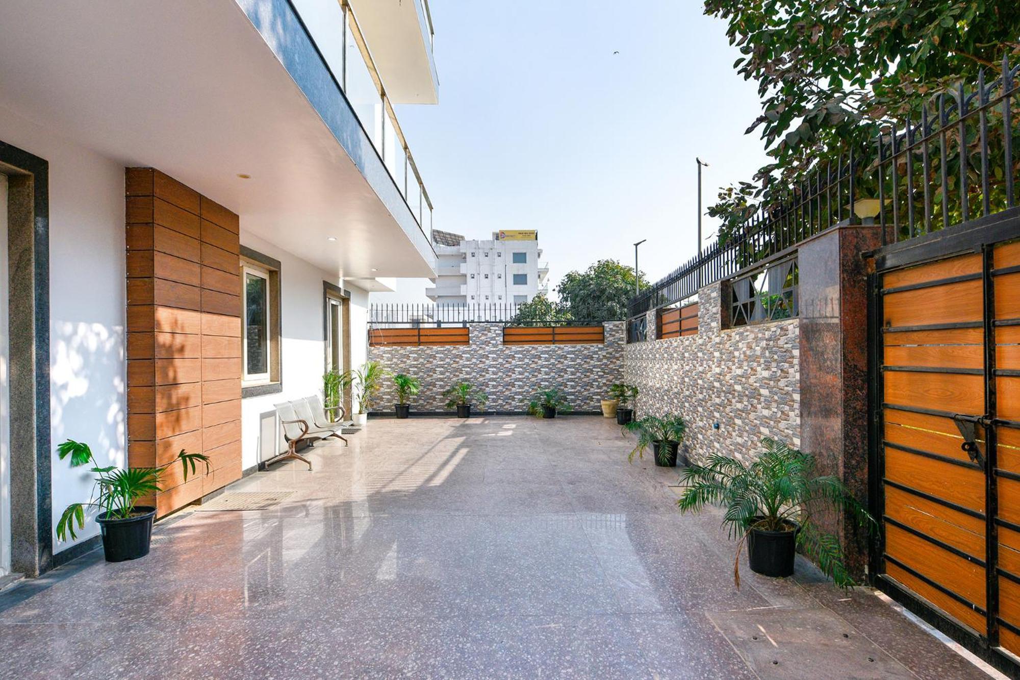 Fabhotel Ar Suites 古尔冈 外观 照片